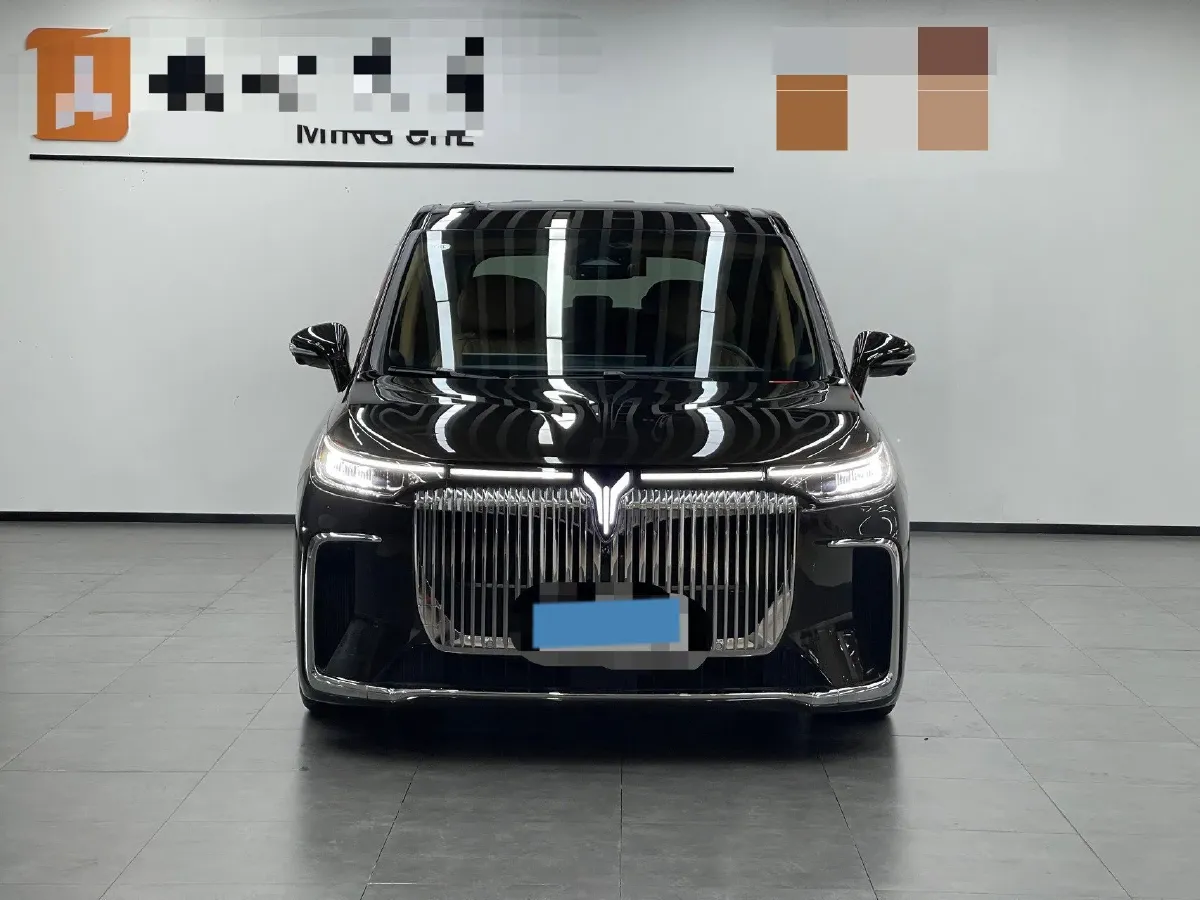 2025 Voyah Dream 1.5T 150HP L4 PHEV 41.7KWH,autocango,china used car exporter,china ev exporter,chinese used car exporter,chinese used ev exporter