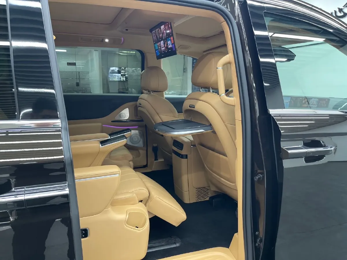 2025 Voyah Dream 1.5T 150HP L4 PHEV 41.7KWH,autocango,china used car exporter,china ev exporter,chinese used car exporter,chinese used ev exporter