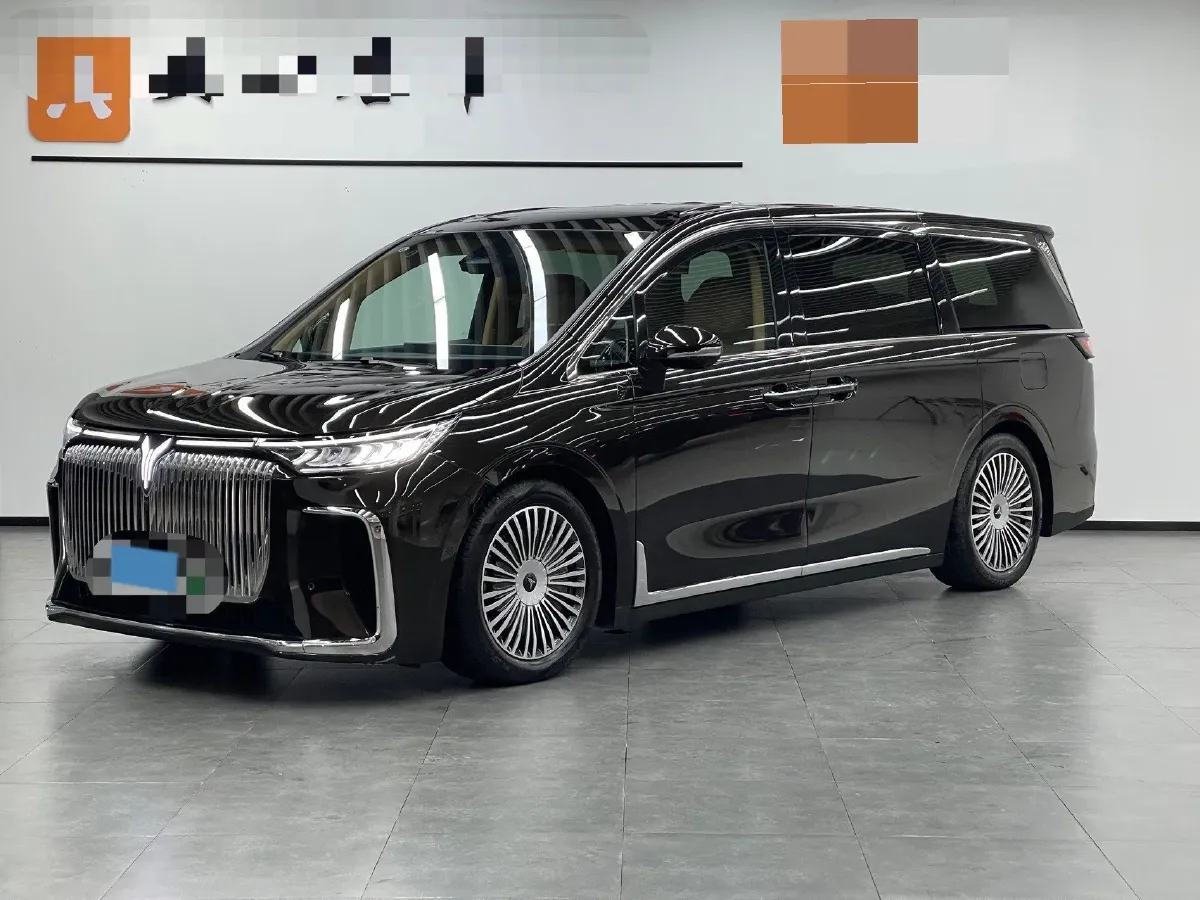 2025 Voyah Dream 1.5T 150HP L4 PHEV 41.7KWH,autocango,china used car exporter,china ev exporter,chinese used car exporter,chinese used ev exporter
