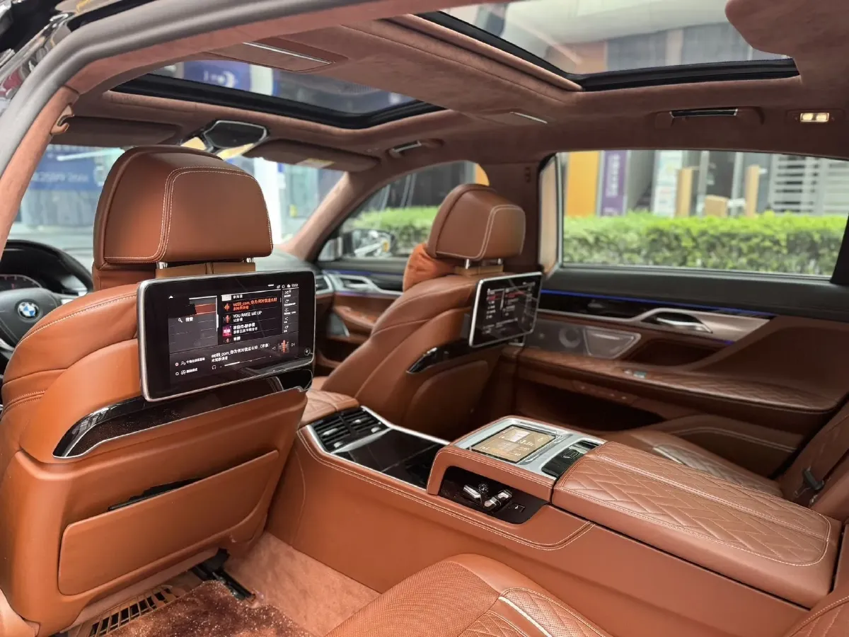 2019 BMW 7 Series 3.0T 340HP L6 8AT,autocango,china used car exporter,china ev exporter,chinese used car exporter,chinese used ev exporter