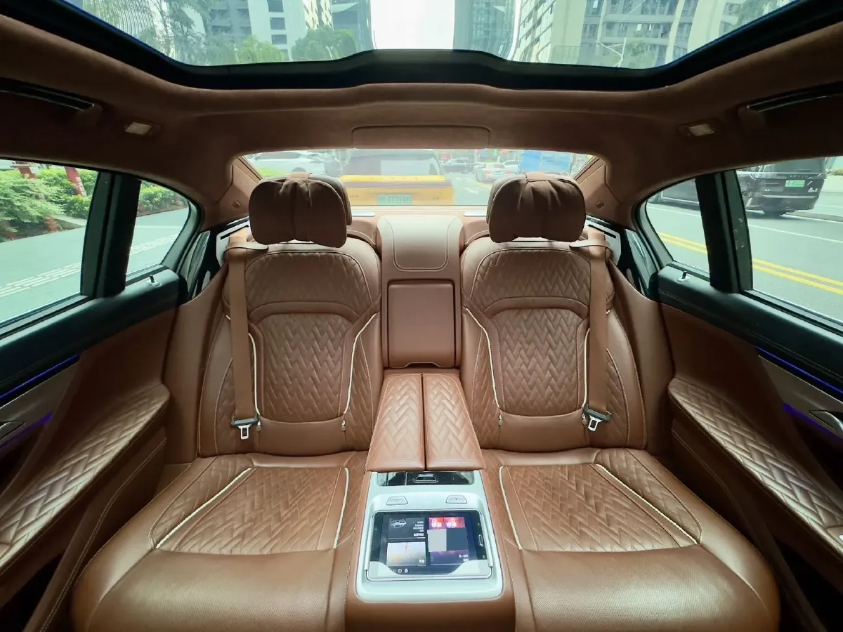 2019 BMW 7 Series 3.0T 340HP L6 8AT,autocango,china used car exporter,china ev exporter,chinese used car exporter,chinese used ev exporter