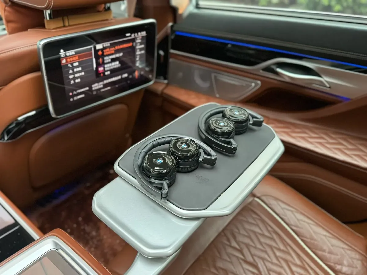 2019 BMW 7 Series 3.0T 340HP L6 8AT,autocango,china used car exporter,china ev exporter,chinese used car exporter,chinese used ev exporter
