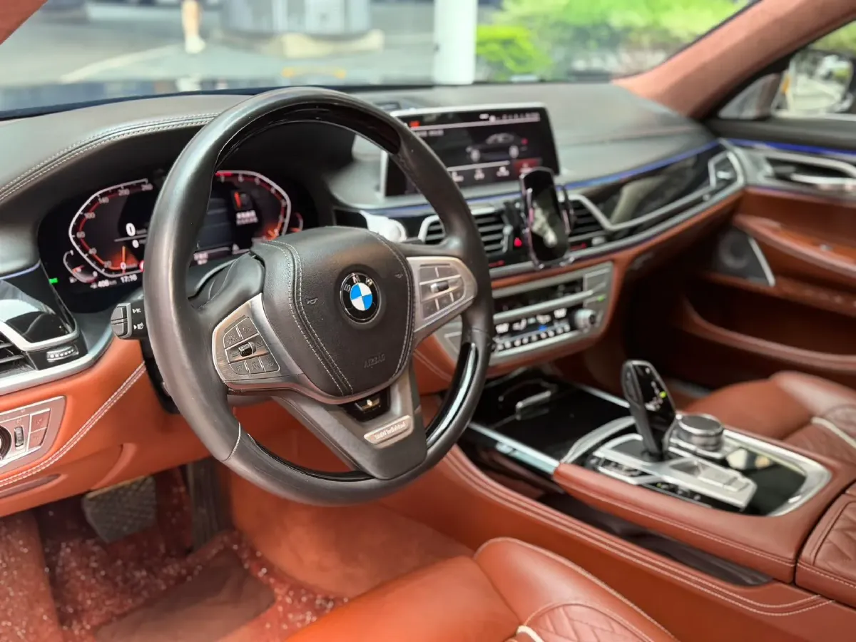 2019 BMW 7 Series 3.0T 340HP L6 8AT,autocango,china used car exporter,china ev exporter,chinese used car exporter,chinese used ev exporter