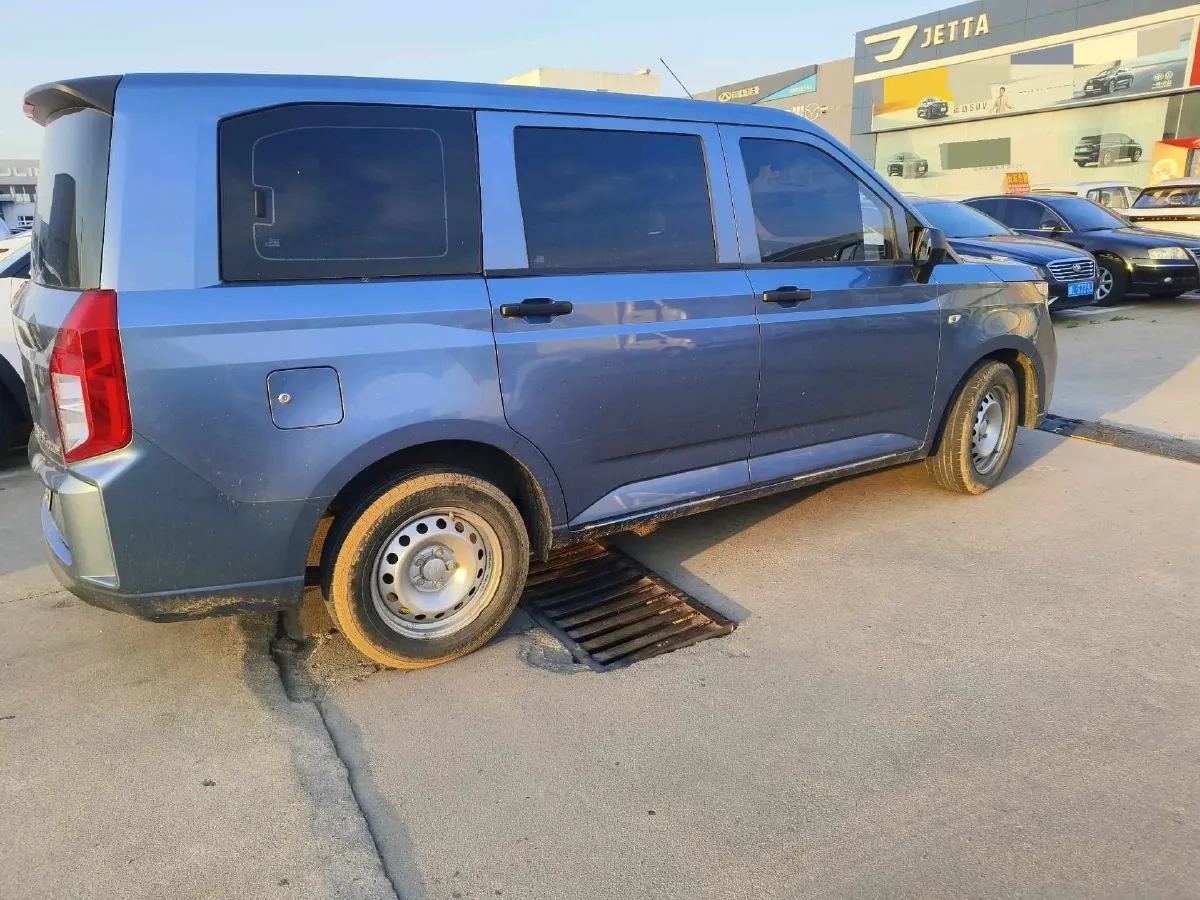 2019 Venucia M50V 1.5L 112HP L4 5MT,autocango,china used car exporter,china ev exporter,chinese used car exporter,chinese used ev exporter