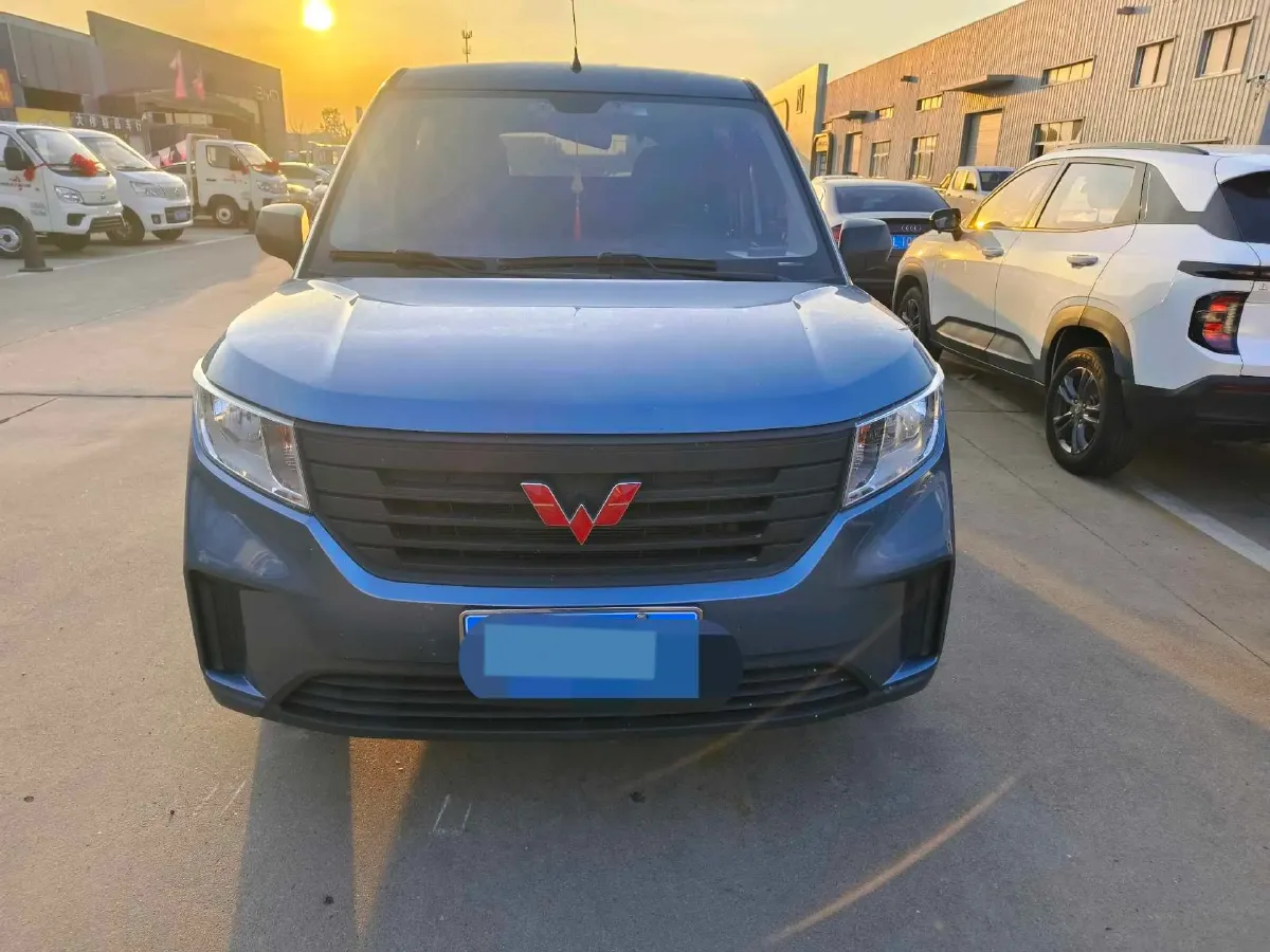 2019 Venucia M50V 1.5L 112HP L4 5MT,autocango,china used car exporter,china ev exporter,chinese used car exporter,chinese used ev exporter