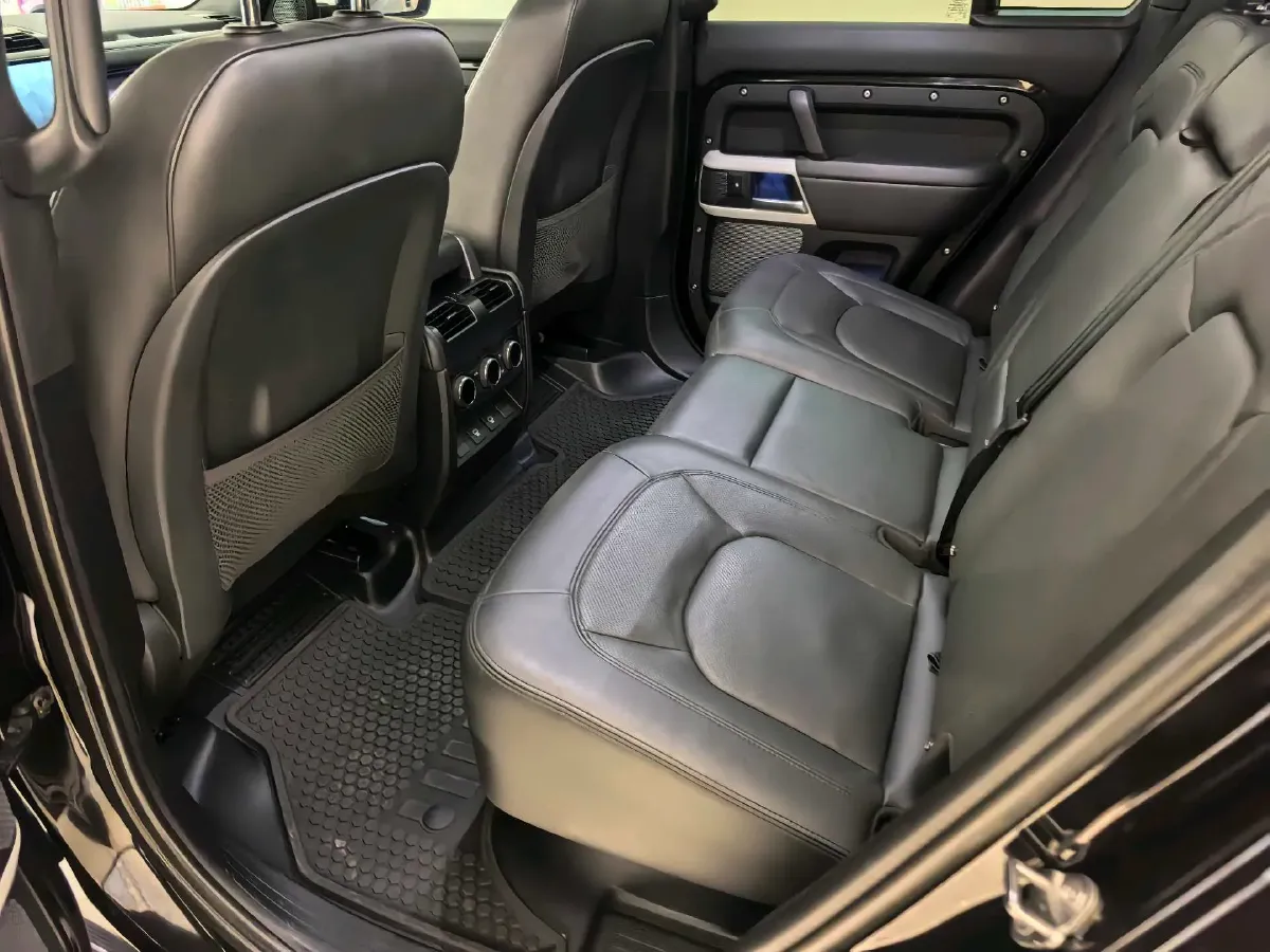 2024 Land Rover Defender 3.0T 400HP L6 8AT,autocango,china used car exporter,china ev exporter,chinese used car exporter,chinese used ev exporter