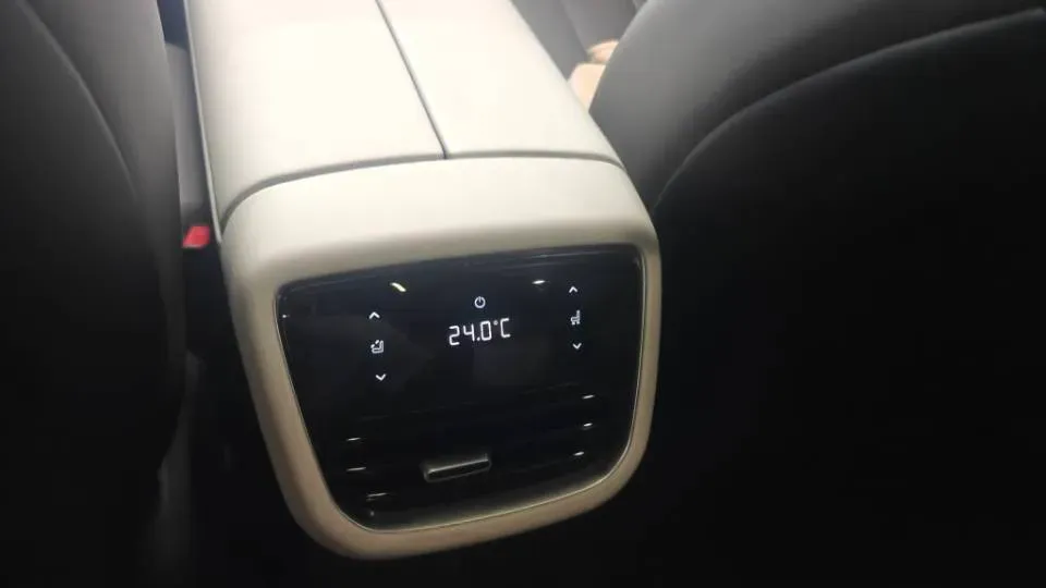 2025 Deepal L07 1.5L 98HP L4 REEV 28.39KWH,autocango,china used car exporter,china ev exporter,chinese used car exporter,chinese used ev exporter