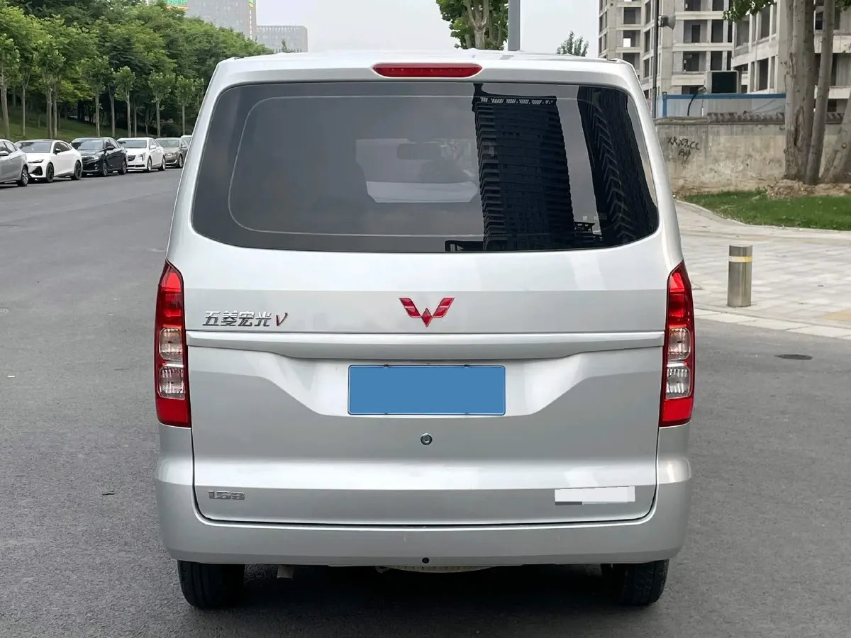 2019 WuLing HongGuang V 1.5L 99HP L4 6MT,autocango,china used car exporter,china ev exporter,chinese used car exporter,chinese used ev exporter
