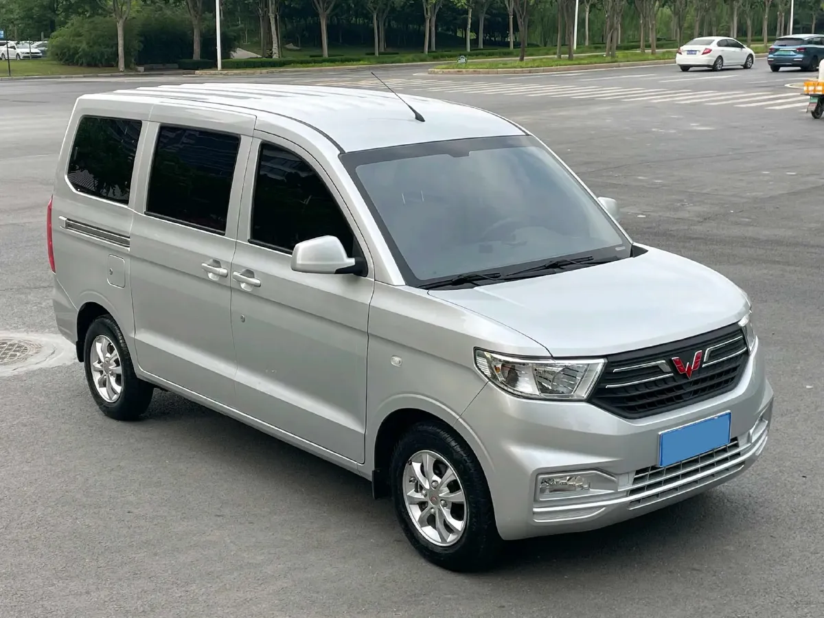 2019 WuLing HongGuang V 1.5L 99HP L4 6MT,autocango,china used car exporter,china ev exporter,chinese used car exporter,chinese used ev exporter