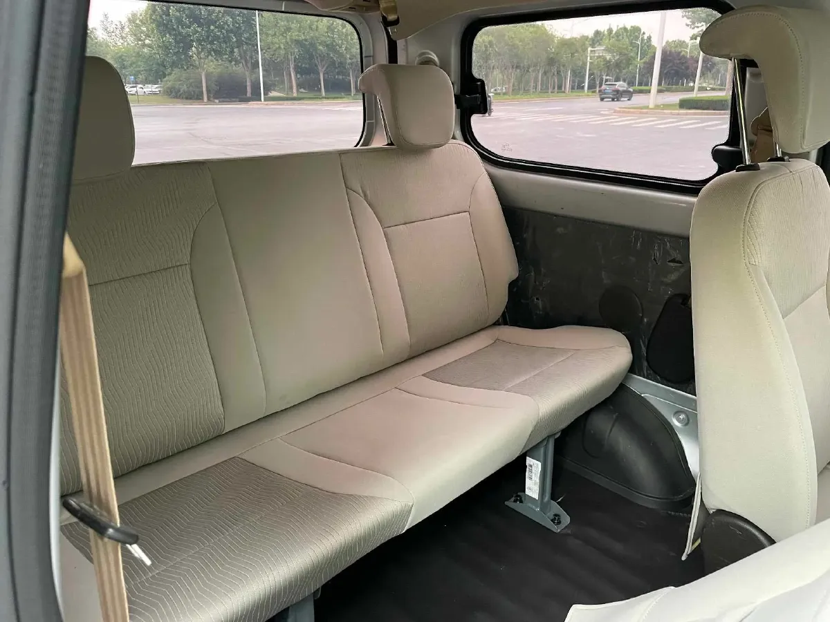2019 WuLing HongGuang V 1.5L 99HP L4 6MT,autocango,china used car exporter,china ev exporter,chinese used car exporter,chinese used ev exporter