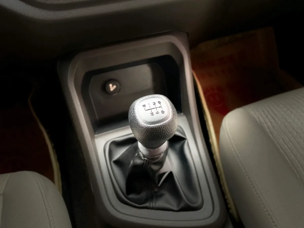 2019 WuLing HongGuang V 1.5L 99HP L4 6MT,autocango,china used car exporter,china ev exporter,chinese used car exporter,chinese used ev exporter