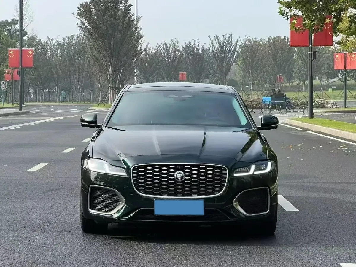 2021 Jaguar XFL 2.0T 250HP L4 8AT,autocango,china used car exporter,china ev exporter,chinese used car exporter,chinese used ev exporter