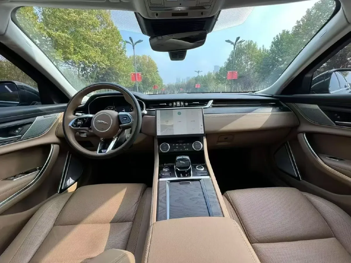 2021 Jaguar XFL 2.0T 250HP L4 8AT,autocango,china used car exporter,china ev exporter,chinese used car exporter,chinese used ev exporter