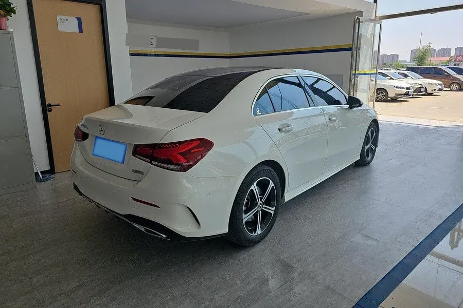 2022 Mercedes-Benz A Class 1.3T 163HP L4 7DCT,autocango,china used car exporter,china ev exporter,chinese used car exporter,chinese used ev exporter