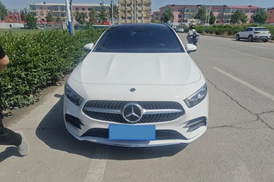 2022 Mercedes-Benz A Class 1.3T 163HP L4 7DCT,autocango,china used car exporter,china ev exporter,chinese used car exporter,chinese used ev exporter