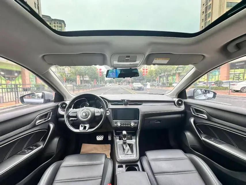 2019 MAXUS XinTu V80 2.5T 136HP L4 6AMT,autocango,china used car exporter,china ev exporter,chinese used car exporter,chinese used ev exporter