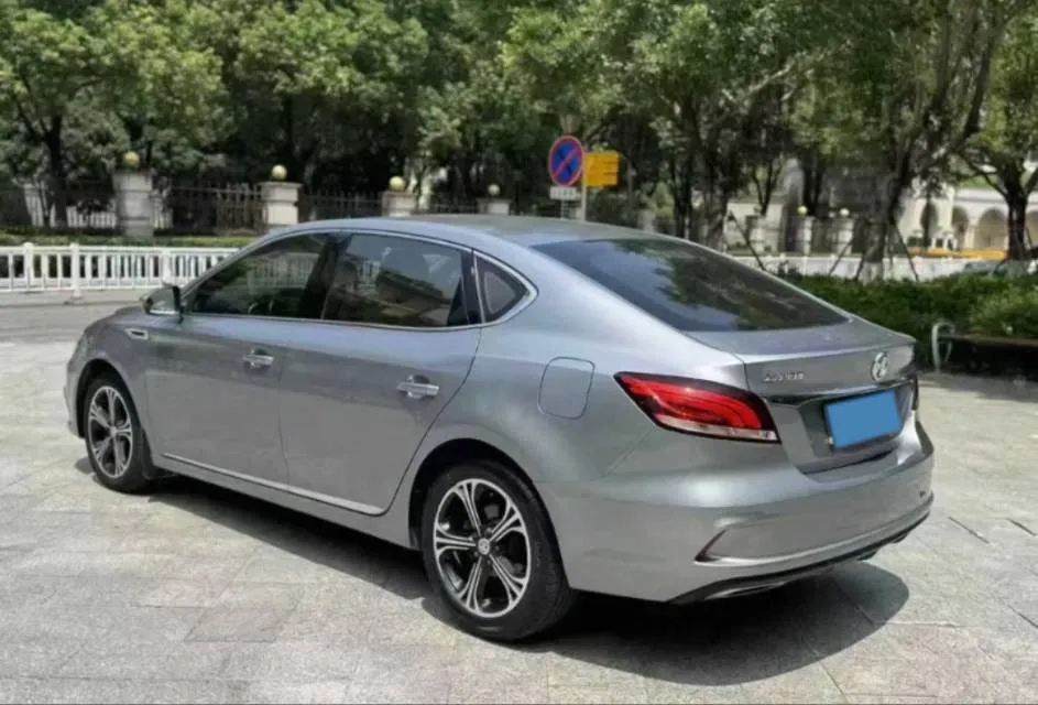 2019 MAXUS XinTu V80 2.5T 136HP L4 6AMT,autocango,china used car exporter,china ev exporter,chinese used car exporter,chinese used ev exporter
