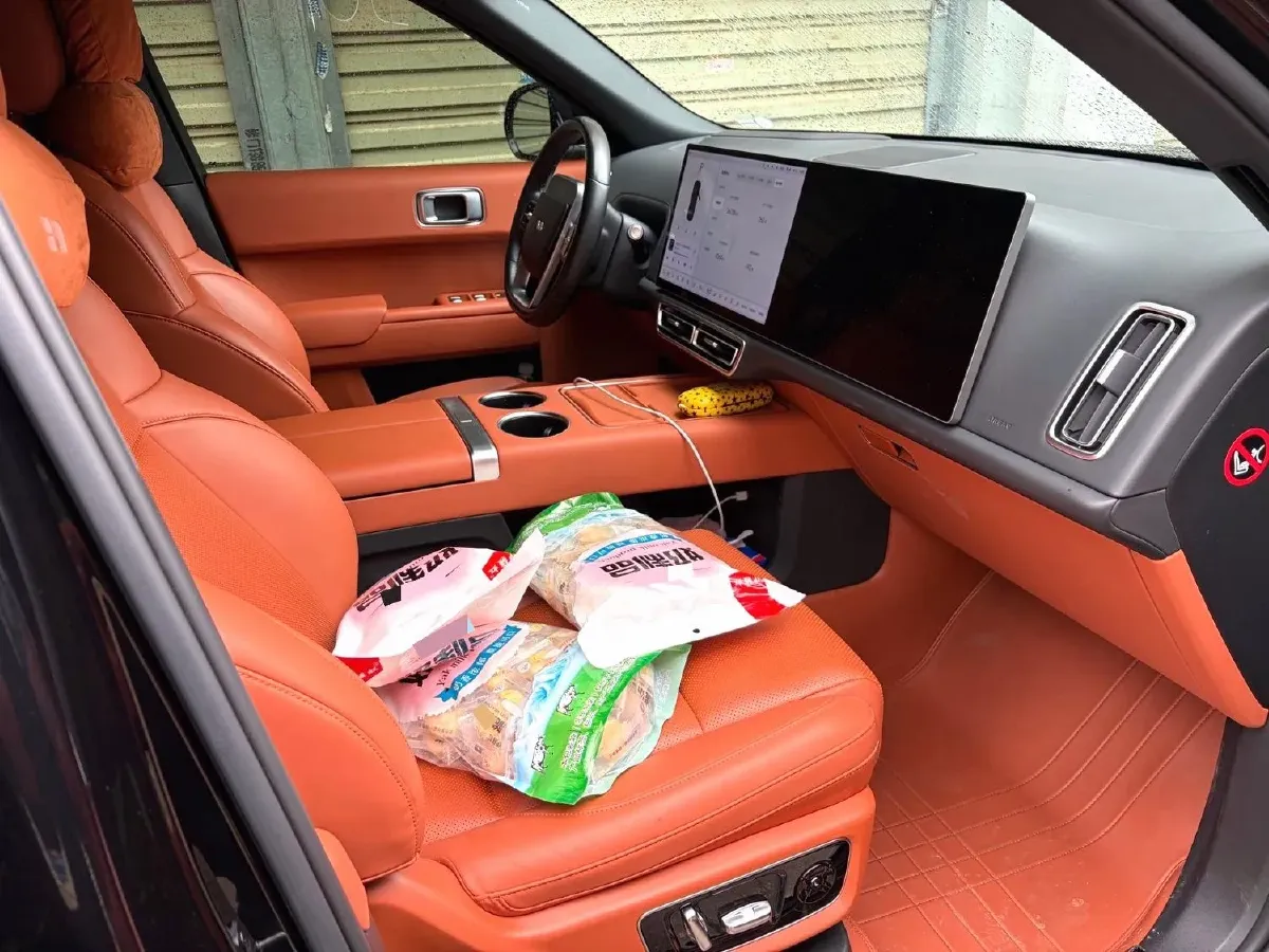 2023 Li L8 Range Extended 154HP REEV 40.9KWH,autocango,china used car exporter,china ev exporter,chinese used car exporter,chinese used ev exporter