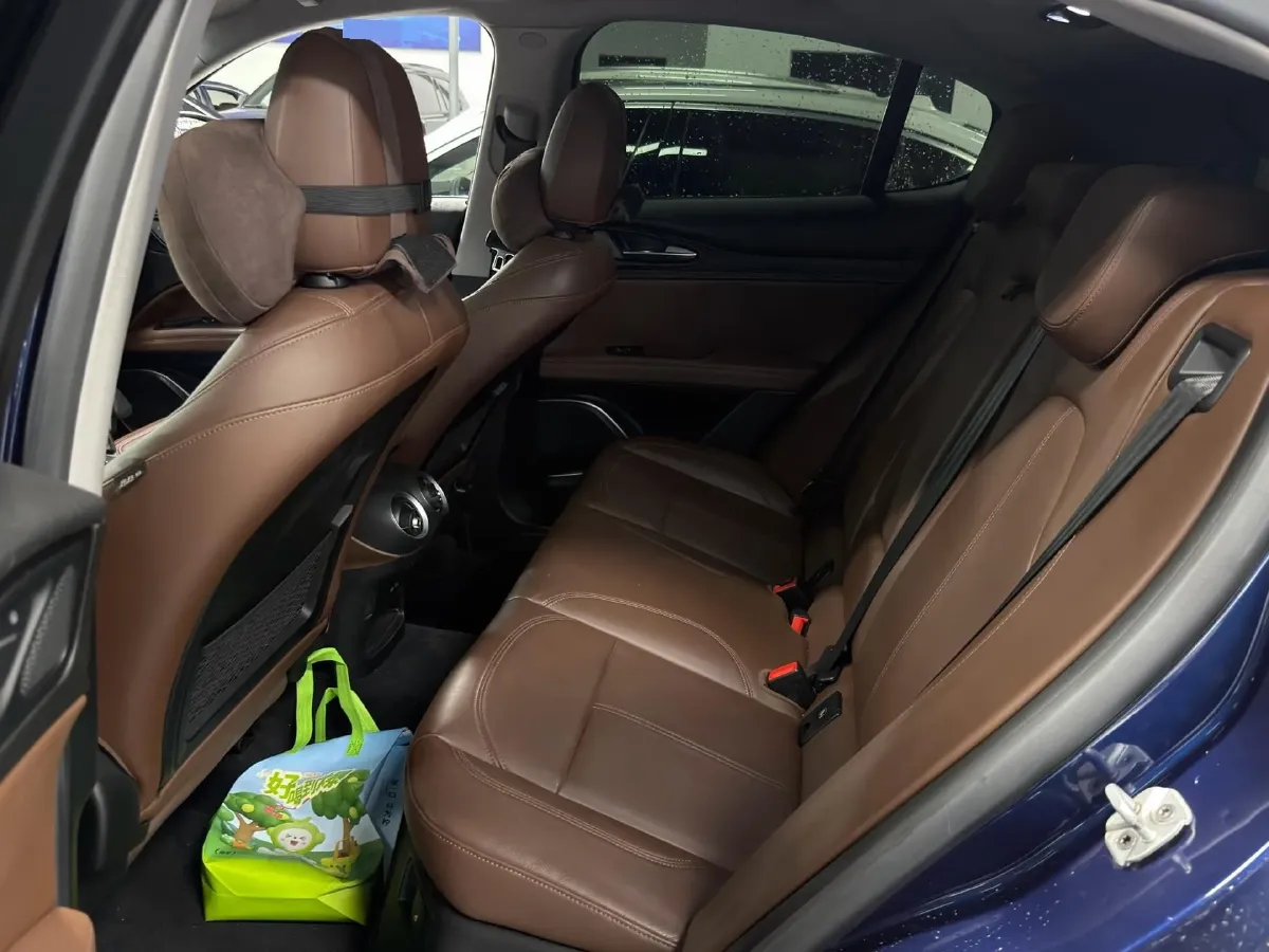 2017 Jaguar XE 2.0T 240HP L4 8AT,autocango,china used car exporter,china ev exporter,chinese used car exporter,chinese used ev exporter
