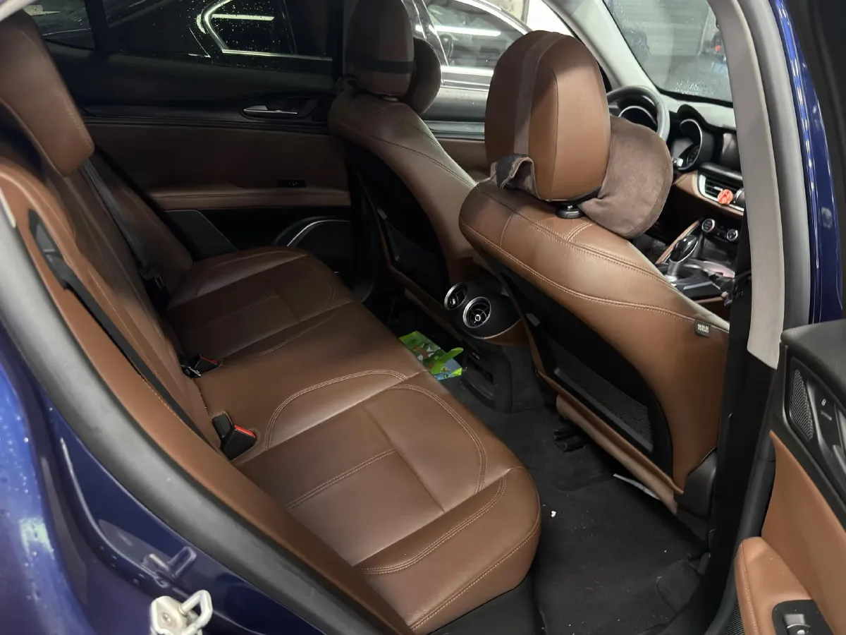 2017 Jaguar XE 2.0T 240HP L4 8AT,autocango,china used car exporter,china ev exporter,chinese used car exporter,chinese used ev exporter