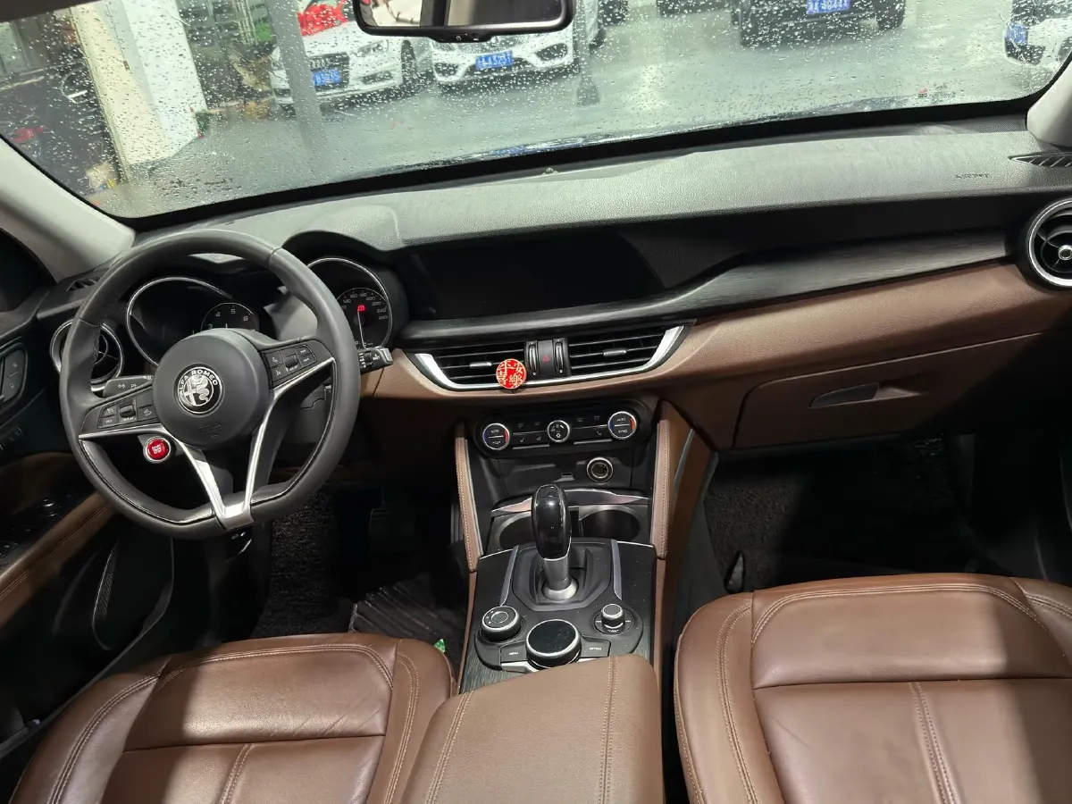 2017 Jaguar XE 2.0T 240HP L4 8AT,autocango,china used car exporter,china ev exporter,chinese used car exporter,chinese used ev exporter