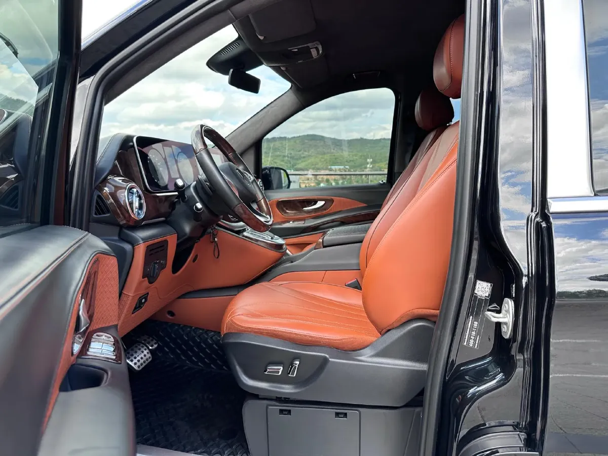 2023 Mercedes-Benz Vito 2.0T 211HP L4 9AT,autocango,china used car exporter,china ev exporter,chinese used car exporter,chinese used ev exporter