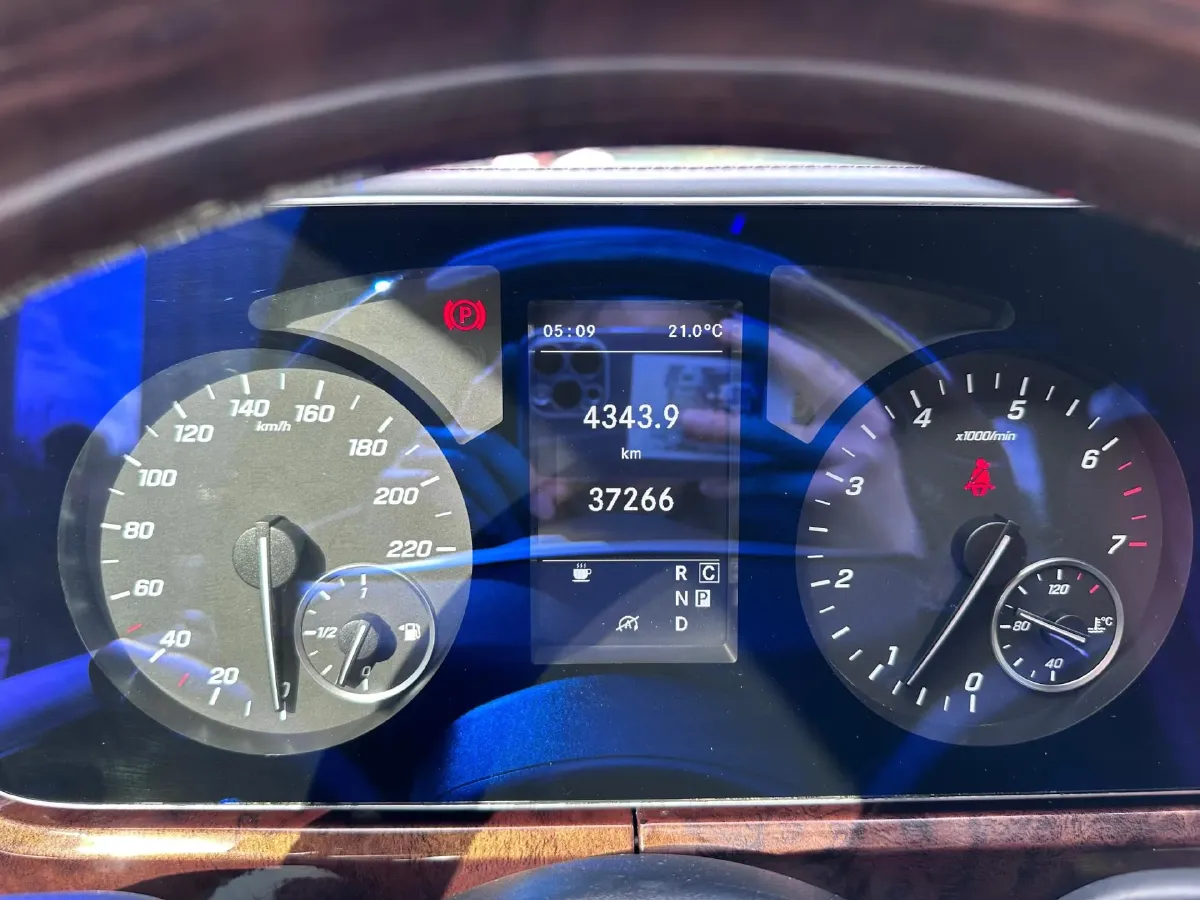 2023 Mercedes-Benz Vito 2.0T 211HP L4 9AT,autocango,china used car exporter,china ev exporter,chinese used car exporter,chinese used ev exporter