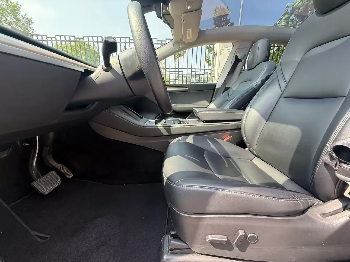 2022 Tesla Model Y BEV 60KWH,autocango,china used car exporter,china ev exporter,chinese used car exporter,chinese used ev exporter
