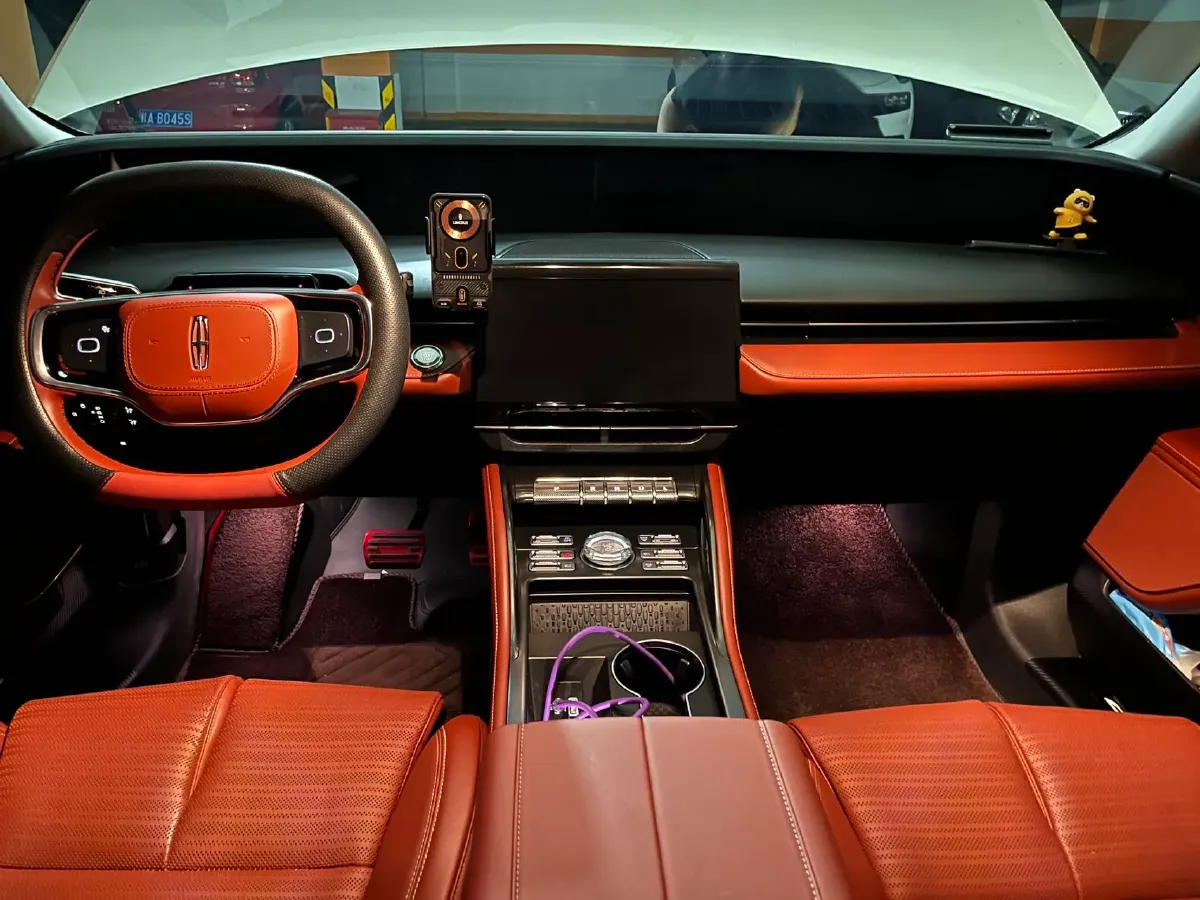 2025 Lincoln Nautilus 2.0T 261HP L4 8AT,autocango,china used car exporter,china ev exporter,chinese used car exporter,chinese used ev exporter