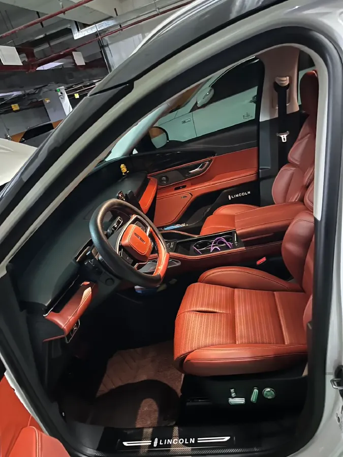 2025 Lincoln Nautilus 2.0T 261HP L4 8AT,autocango,china used car exporter,china ev exporter,chinese used car exporter,chinese used ev exporter