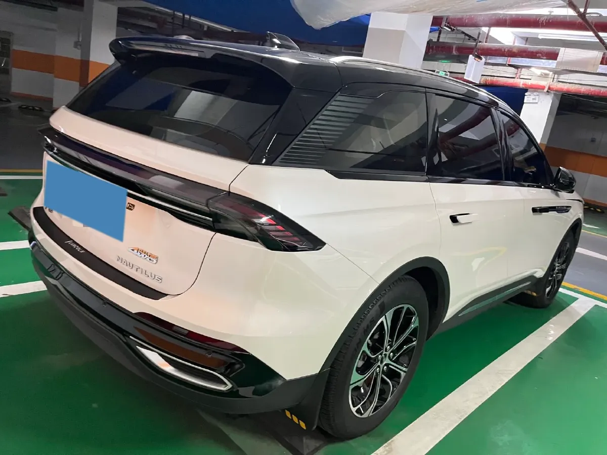 2025 Lincoln Nautilus 2.0T 261HP L4 8AT,autocango,china used car exporter,china ev exporter,chinese used car exporter,chinese used ev exporter