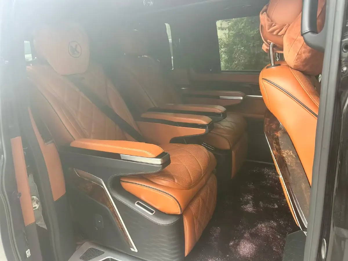 2021 Mercedes-Benz V Class 2.0T 211HP L4 9AT,autocango,china used car exporter,china ev exporter,chinese used car exporter,chinese used ev exporter