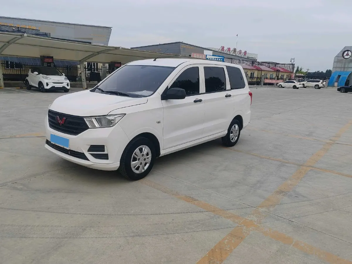 2019 WuLing HongGuang 1.5L 99HP L4 6MT,autocango,china used car exporter,china ev exporter,chinese used car exporter,chinese used ev exporter