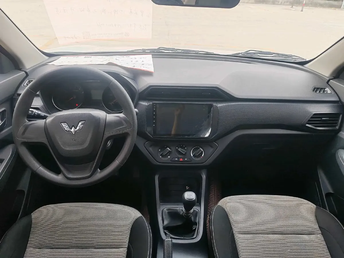 2019 WuLing HongGuang 1.5L 99HP L4 6MT,autocango,china used car exporter,china ev exporter,chinese used car exporter,chinese used ev exporter