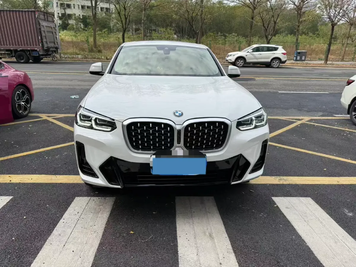 2022 BMW X4 2.0T 245HP L4 8AT,autocango,china used car exporter,china ev exporter,chinese used car exporter,chinese used ev exporter