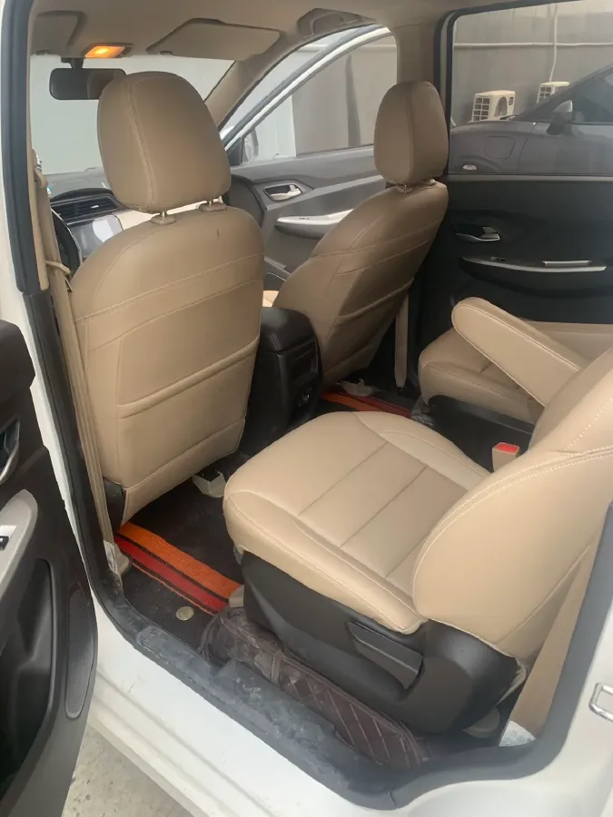 2019 WuLing HongGuang 1.5L 99HP L4 6MT,autocango,china used car exporter,china ev exporter,chinese used car exporter,chinese used ev exporter