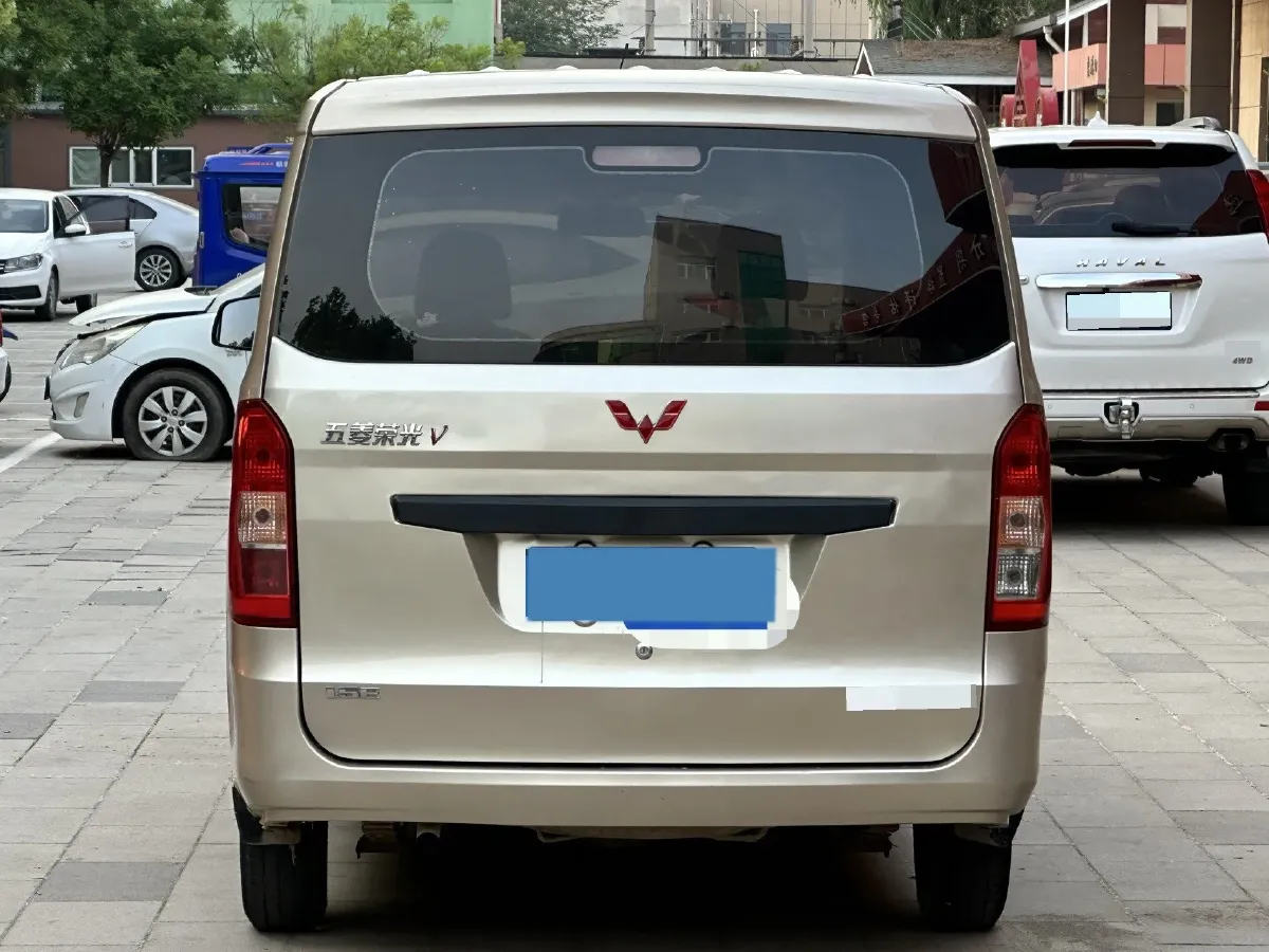 2016 WuLing RongGuang V 1.5L 112HP L4 5MT,autocango,china used car exporter,china ev exporter,chinese used car exporter,chinese used ev exporter