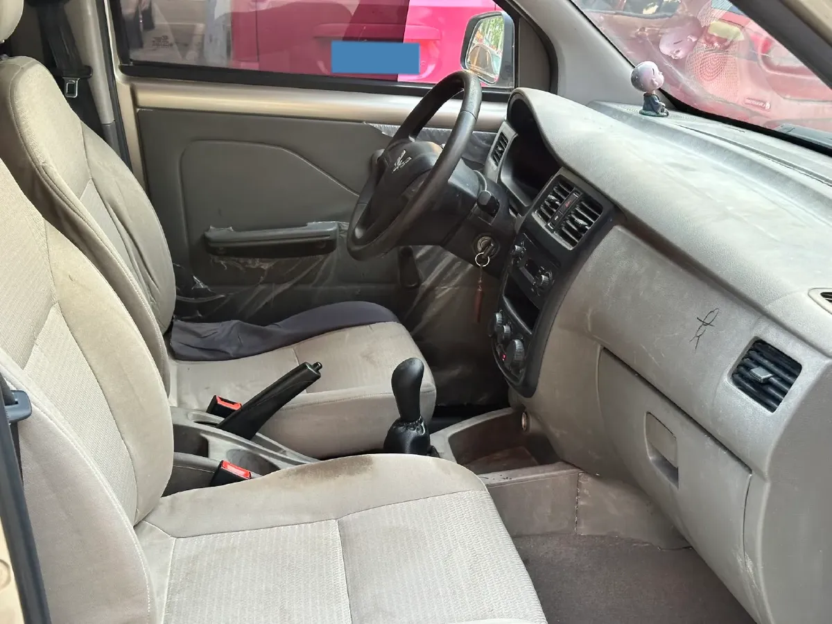 2016 WuLing RongGuang V 1.5L 112HP L4 5MT,autocango,china used car exporter,china ev exporter,chinese used car exporter,chinese used ev exporter