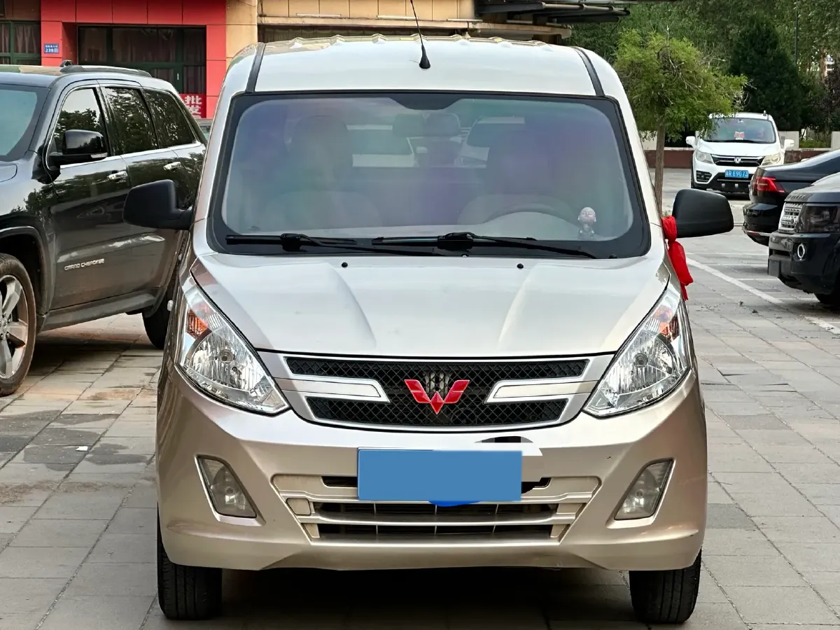 2016 WuLing RongGuang V 1.5L 112HP L4 5MT,autocango,china used car exporter,china ev exporter,chinese used car exporter,chinese used ev exporter