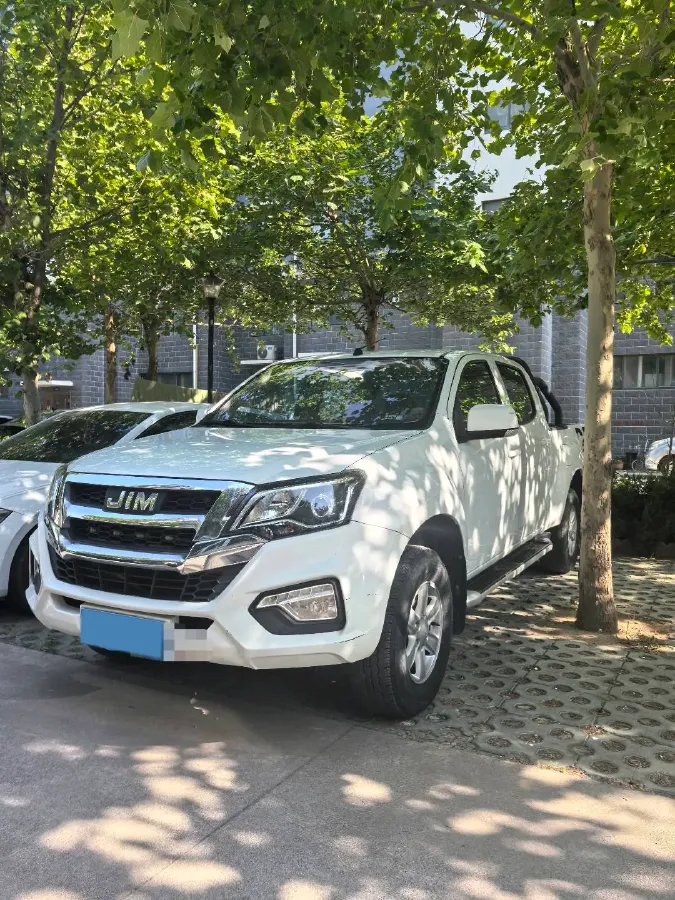 2022 Isuzu RE-MAX Jim 2.8T 120HP L4 5MT,autocango,china used car exporter,china ev exporter,chinese used car exporter,chinese used ev exporter