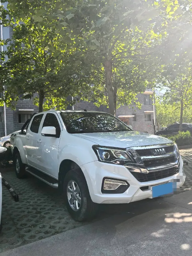 2022 Isuzu RE-MAX Jim 2.8T 120HP L4 5MT,autocango,china used car exporter,china ev exporter,chinese used car exporter,chinese used ev exporter