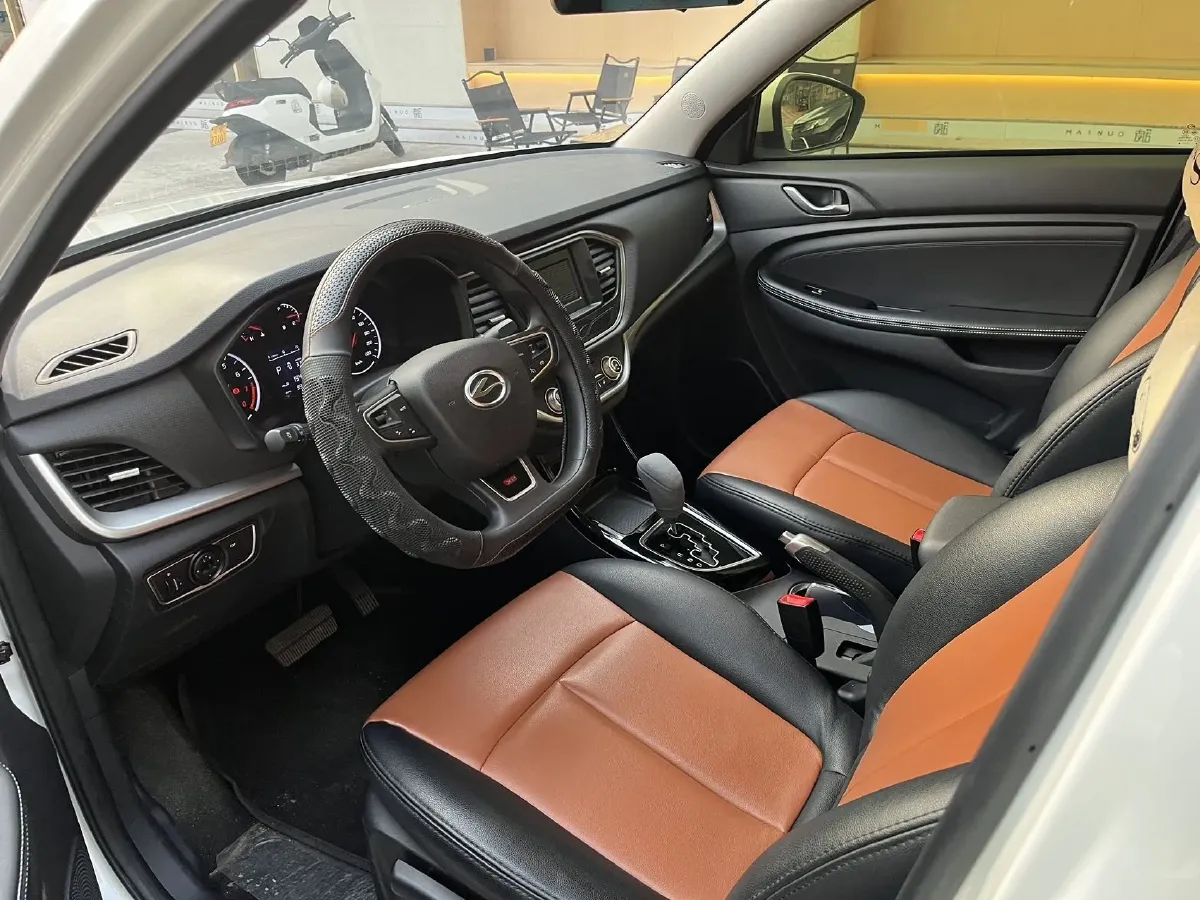 2017 Landwind X2 1.6L 125HP L4 4AT,autocango,china used car exporter,china ev exporter,chinese used car exporter,chinese used ev exporter