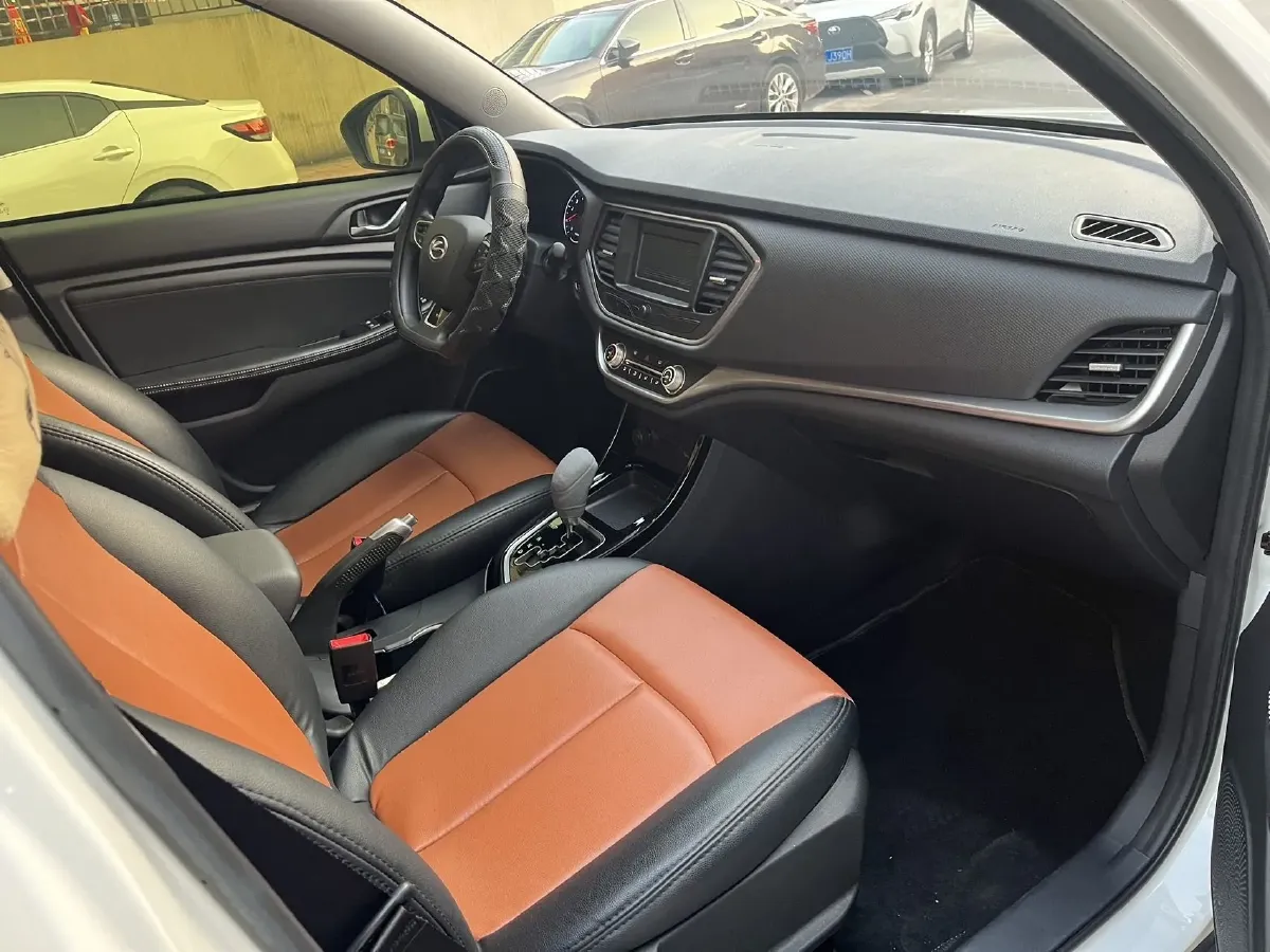 2017 Landwind X2 1.6L 125HP L4 4AT,autocango,china used car exporter,china ev exporter,chinese used car exporter,chinese used ev exporter