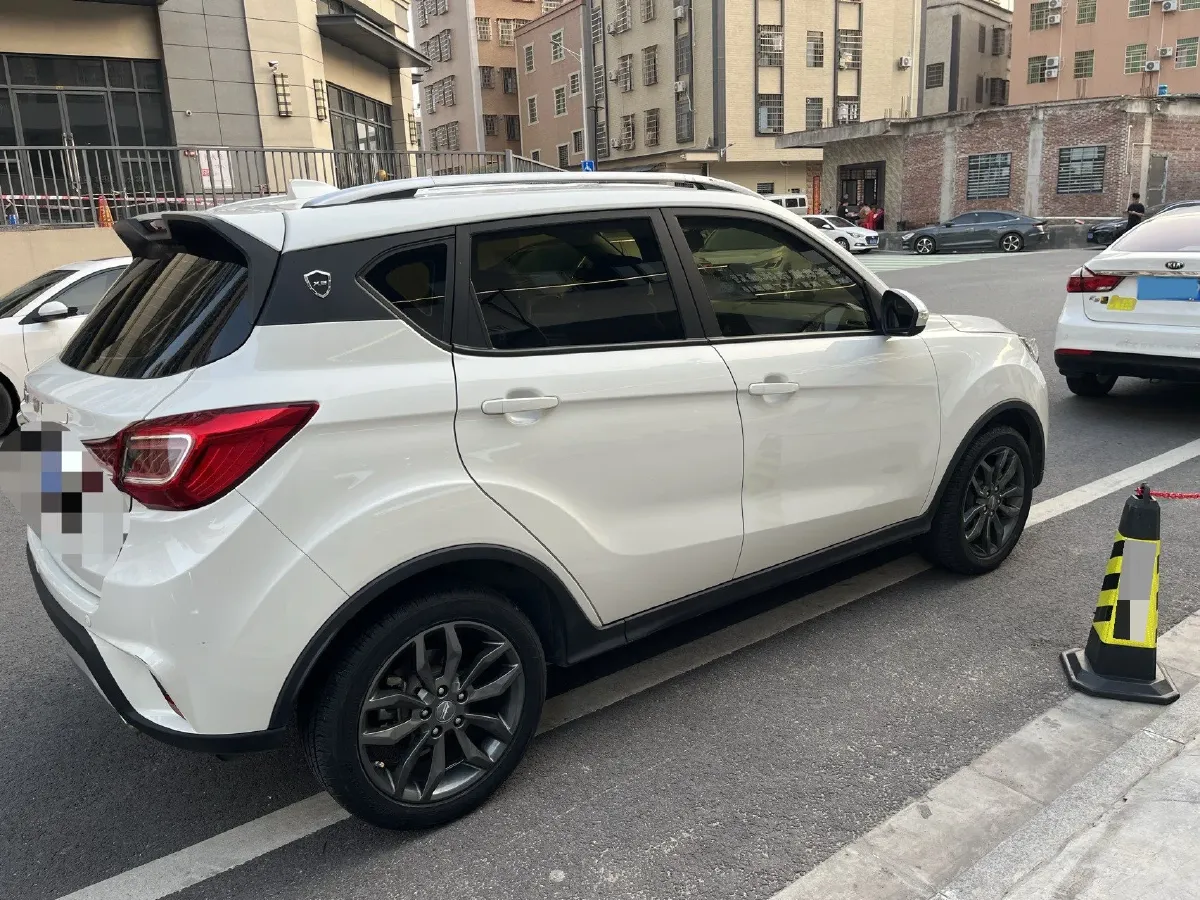2017 Landwind X2 1.6L 125HP L4 4AT,autocango,china used car exporter,china ev exporter,chinese used car exporter,chinese used ev exporter