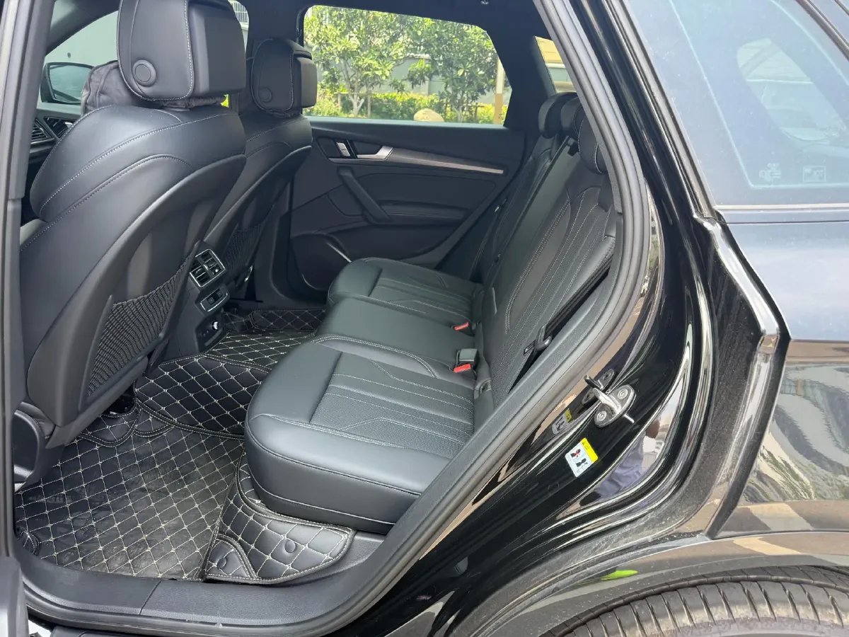 2026 Audi Q5L 2.0T 190HP L4 7DCT,autocango,china used car exporter,china ev exporter,chinese used car exporter,chinese used ev exporter