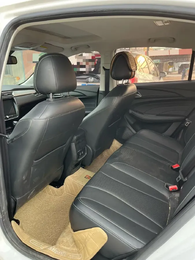 2020 Roewe i5 1.5L 120HP L4 CVT,autocango,china used car exporter,china ev exporter,chinese used car exporter,chinese used ev exporter