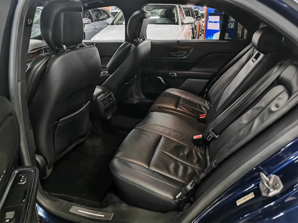 2017 Lincoln Continental 2.0T 261HP L4 6AT,autocango,china used car exporter,china ev exporter,chinese used car exporter,chinese used ev exporter