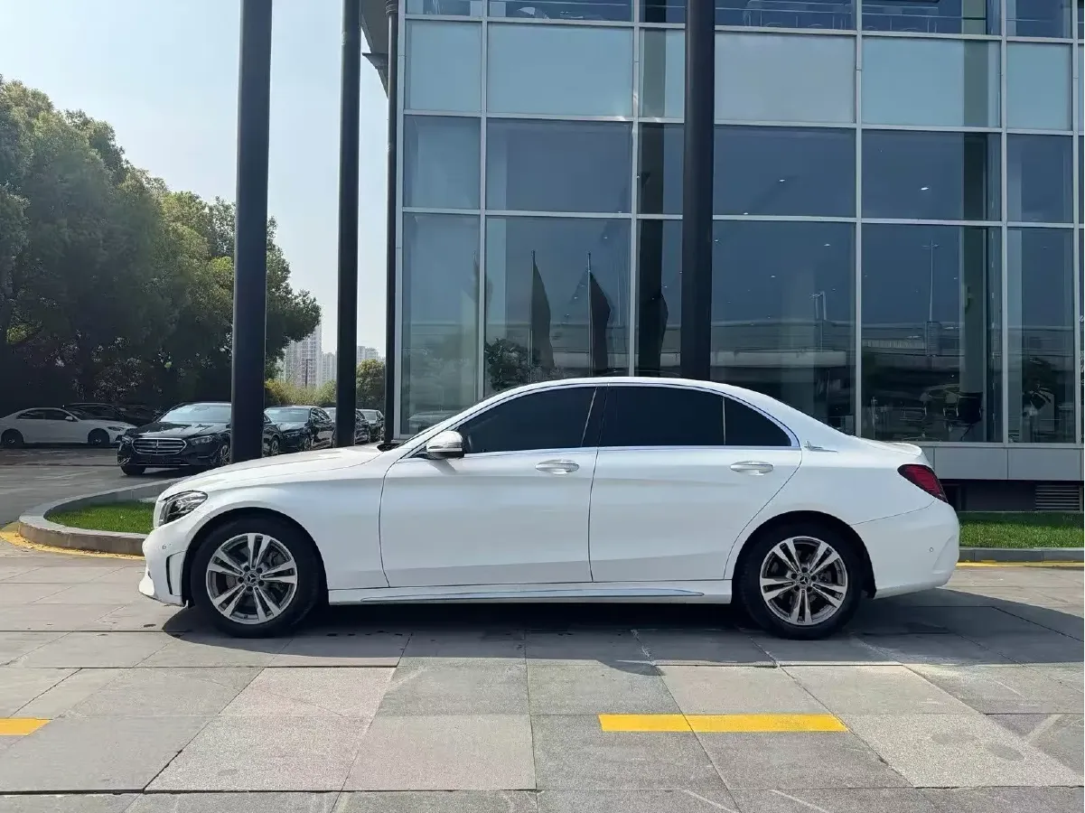2021 Mercedes-Benz C Class 1.5T 156HP L4 9AT,autocango,china used car exporter,china ev exporter,chinese used car exporter,chinese used ev exporter