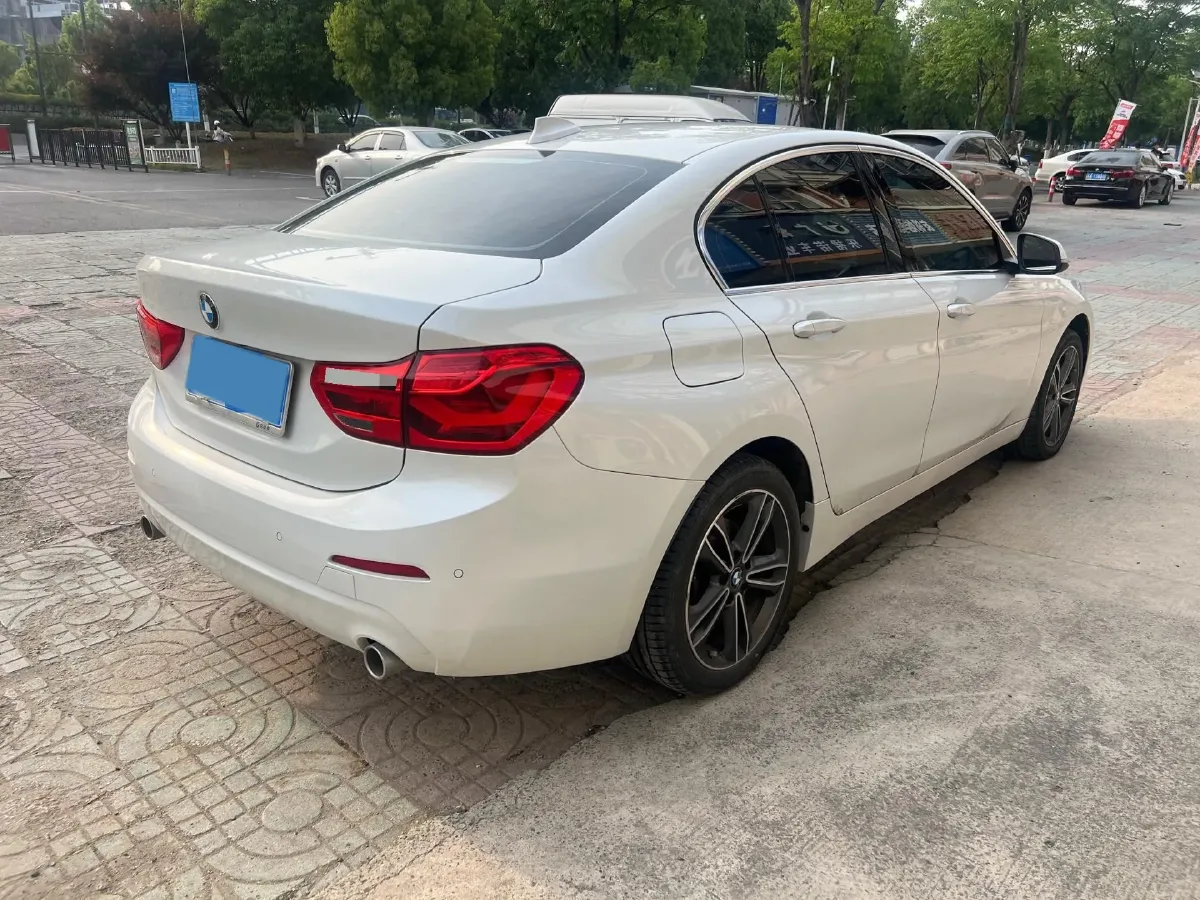 2020 BMW 1 Series 1.5T 140HP L3 7DCT,autocango,china used car exporter,china ev exporter,chinese used car exporter,chinese used ev exporter