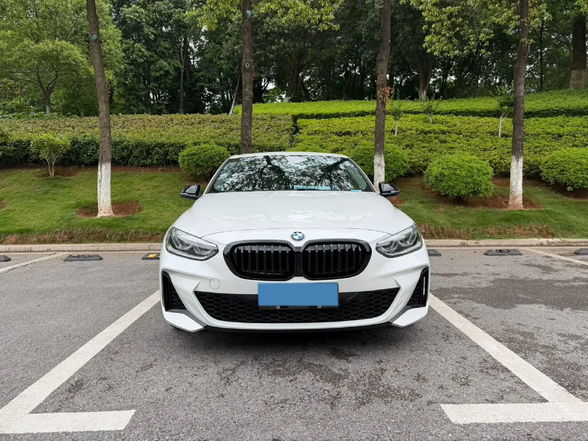 2022 BMW 1 Series 1.5T 140HP L3 7DCT,autocango,china used car exporter,china ev exporter,chinese used car exporter,chinese used ev exporter